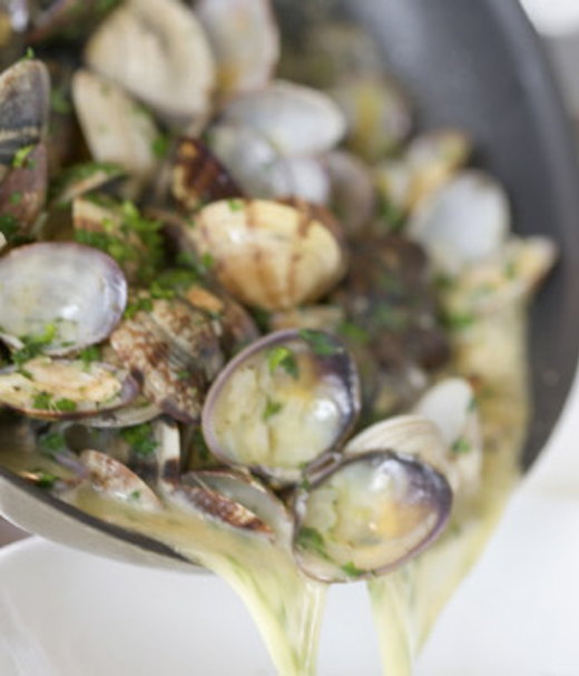 Gebakken vongole met tijm en rozemarijn