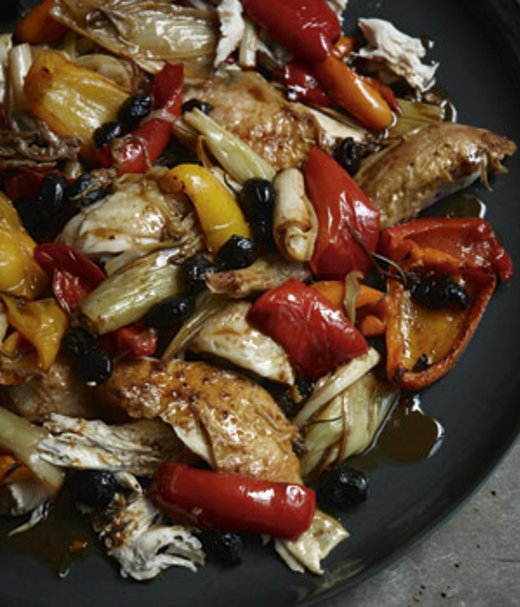 Kippannetje met tomaat en paprika