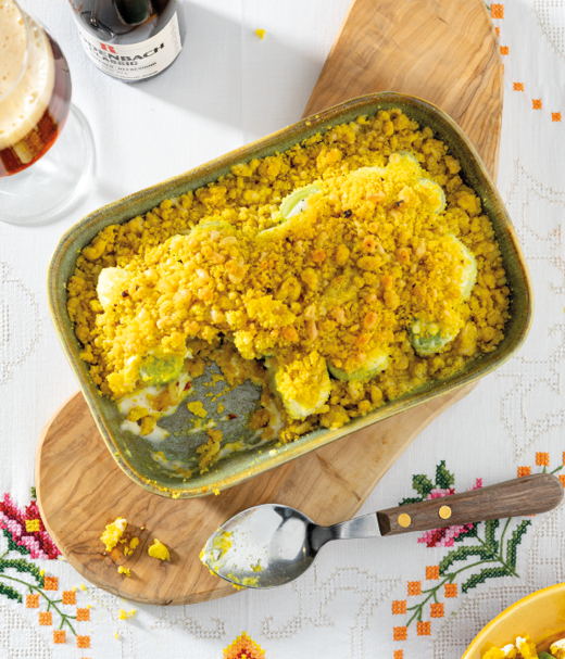 Prei ovenschotel met kerrie-kaascrumble 