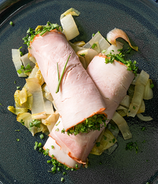 Huzarensalade rolletjes op witlof