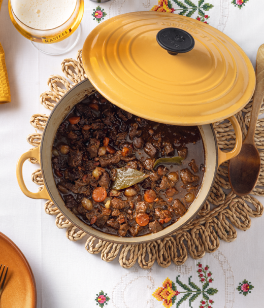 Lamsstoof met spekjes en zilverui 