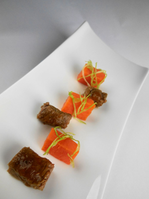 Hertengoulash met spitskool en zoete aardappel