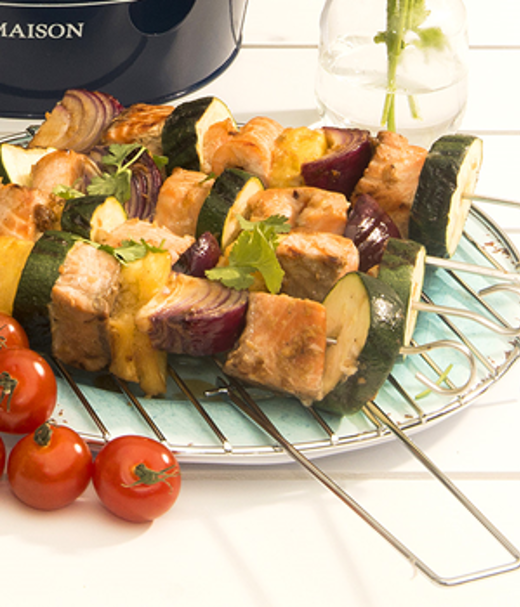 Gegrilde zalmkebab met ananas en koriander
